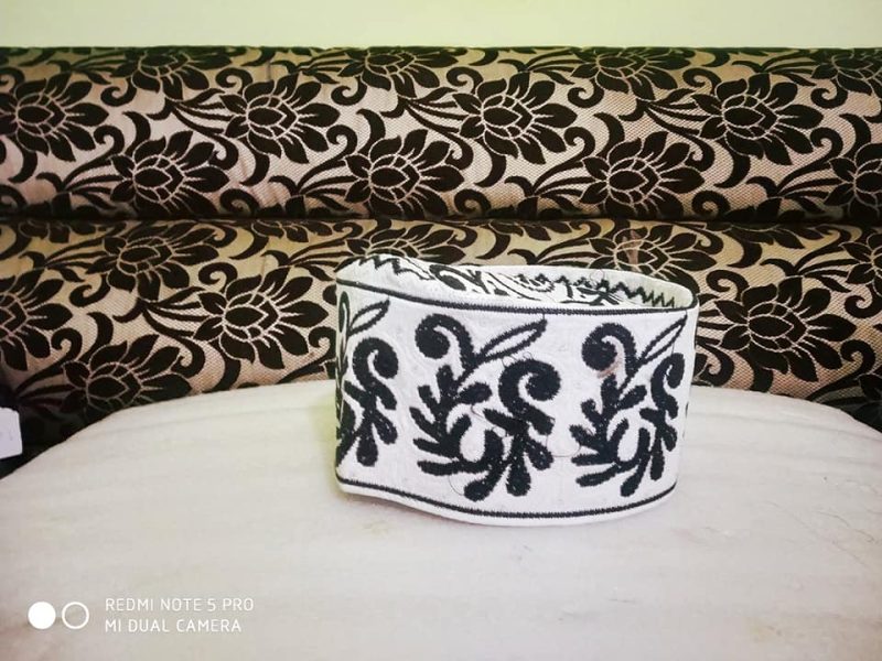 Barkati Topi White Black New Flower Design