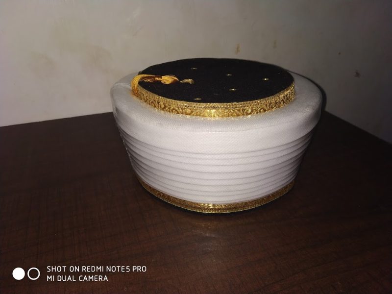 Saqibi topi Black Golden