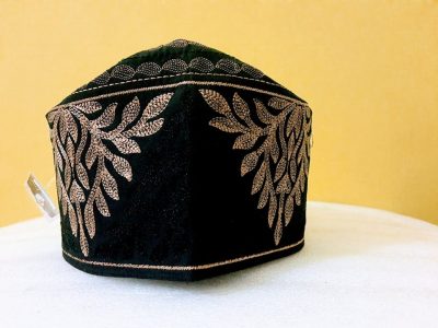 Barkati black golden topi