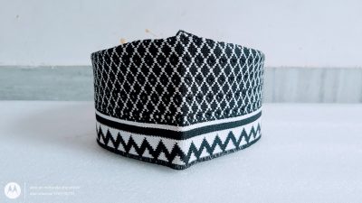 Razvi Barkati Topi Black