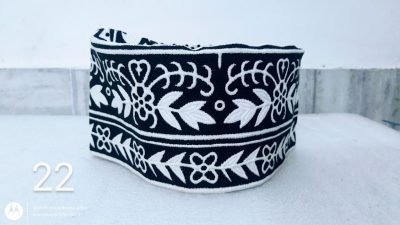 Premium Omani Caps Black White 22 Inch
